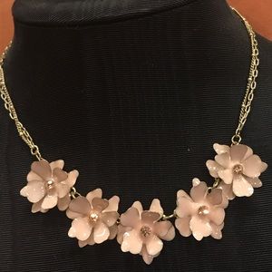 VTG Trifari Floral Necklace 🌸